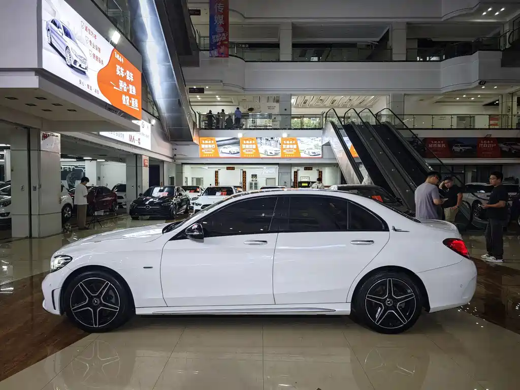 Mercedes-Benz C-Class — миниатюра 3
