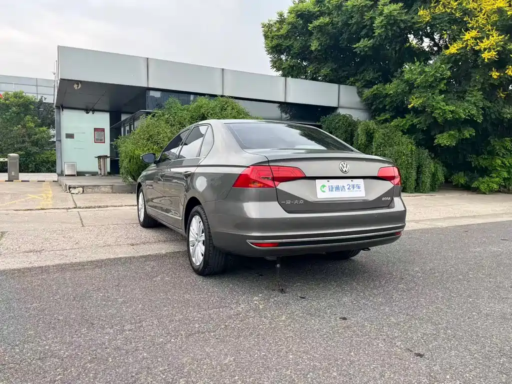 Volkswagen Bora 2016 1.6L AT Comfort
