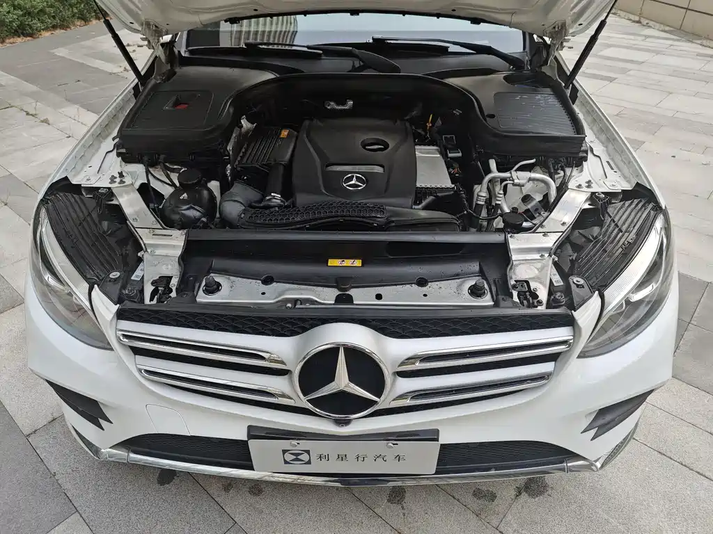 MERCEDES-BENZ GLC