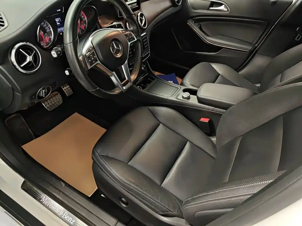Mercedes-Benz GLA (Import) — миниатюра 15