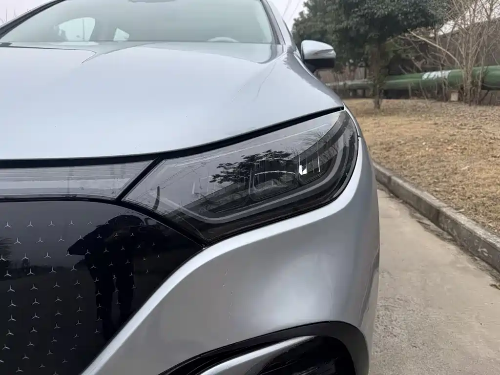 MERCEDES-BENZ EQE SUV