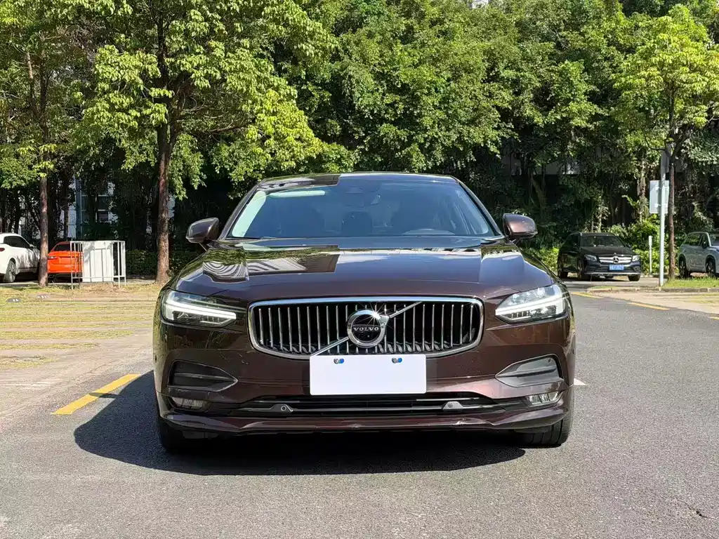 Volvo S90 — миниатюра 2