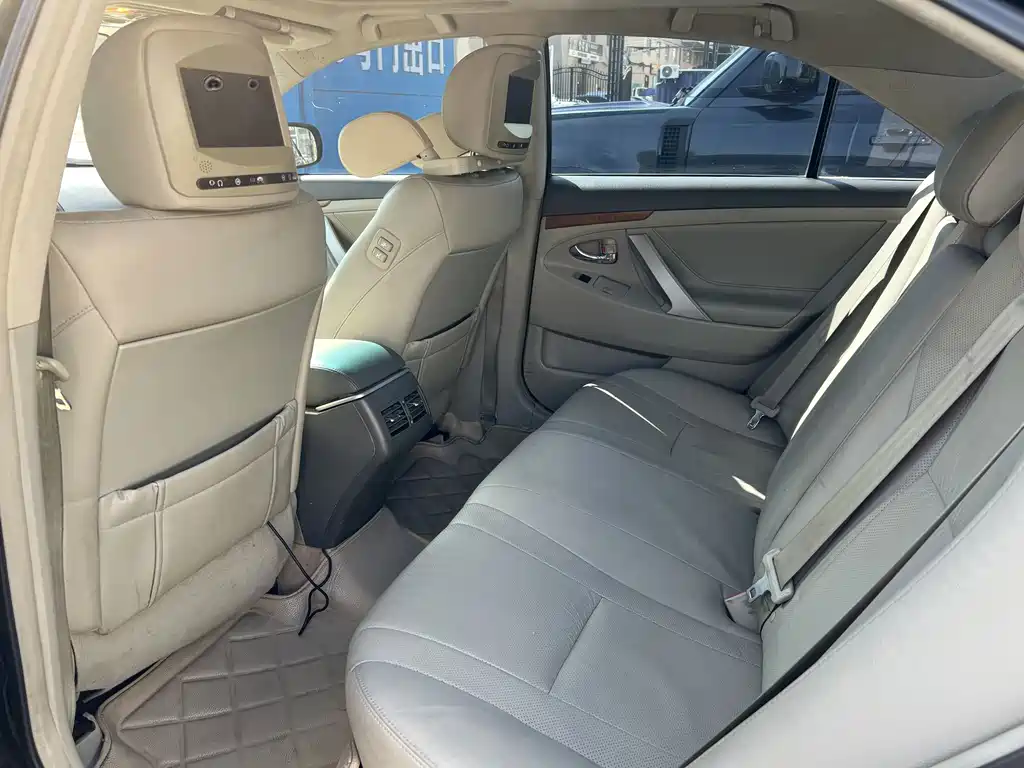 Toyota Camry — миниатюра 6