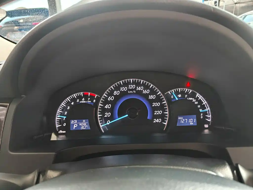 Toyota Camry — миниатюра 18