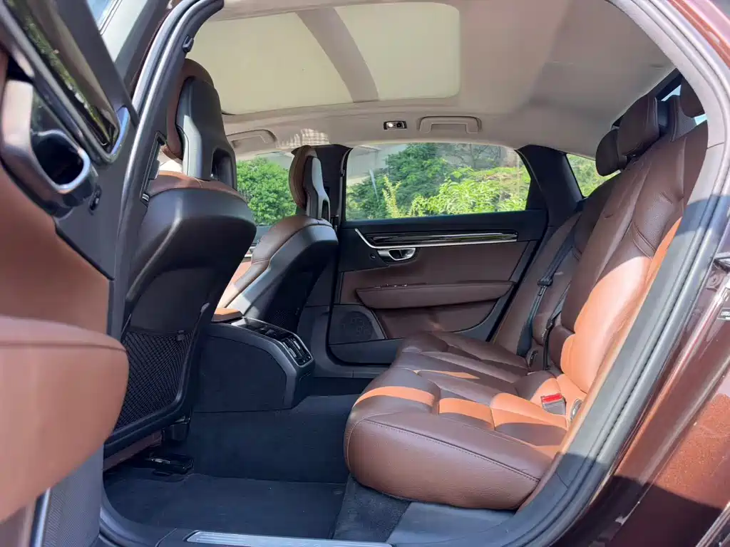 Volvo S90 — миниатюра 10