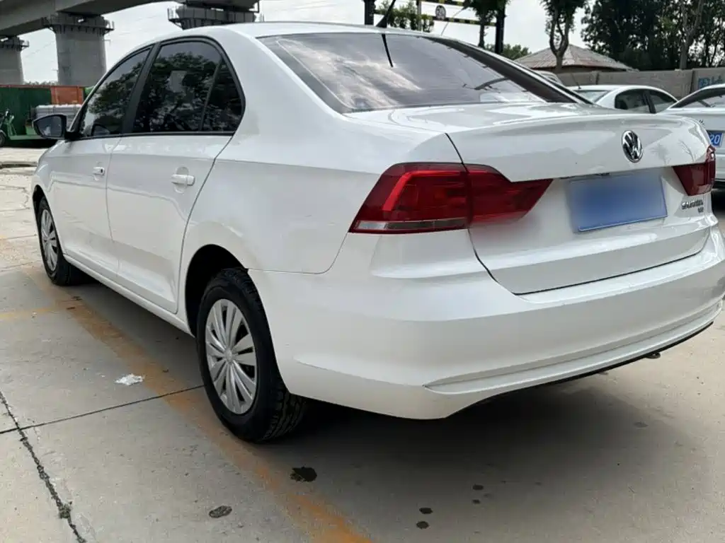 Volkswagen Santana — миниатюра 8