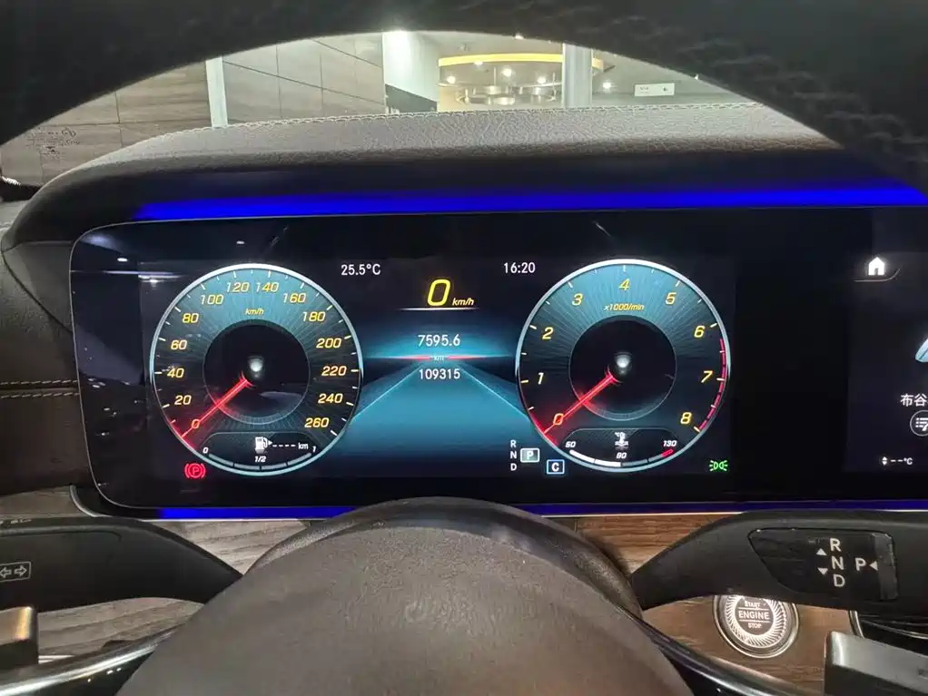 Mercedes-Benz E-Class — миниатюра 12
