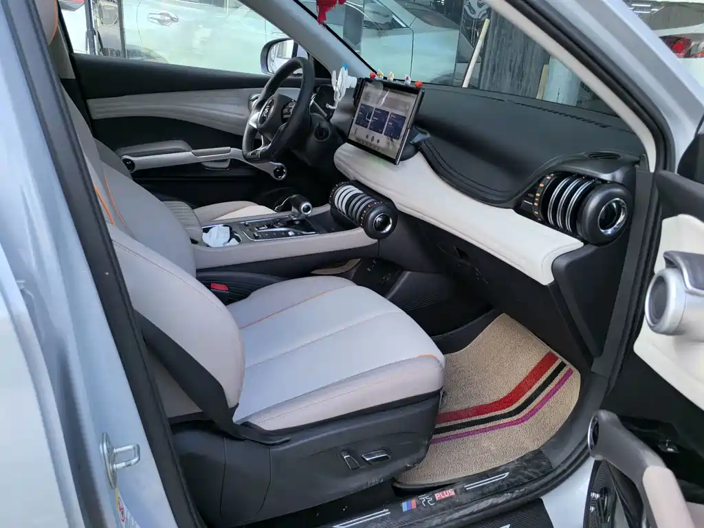 BYD Yuan Plus — миниатюра 9