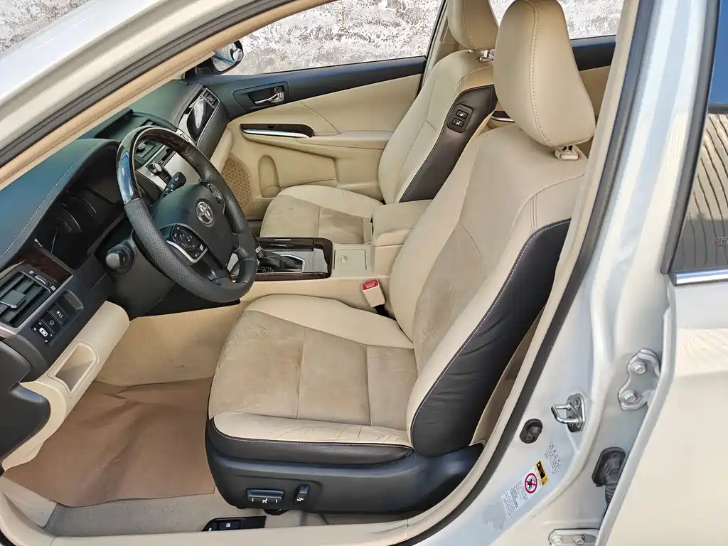 Toyota Camry — миниатюра 8