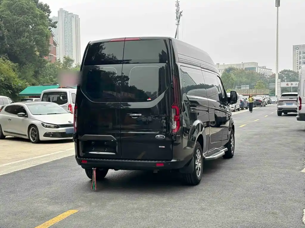 Ford Transit — миниатюра 13
