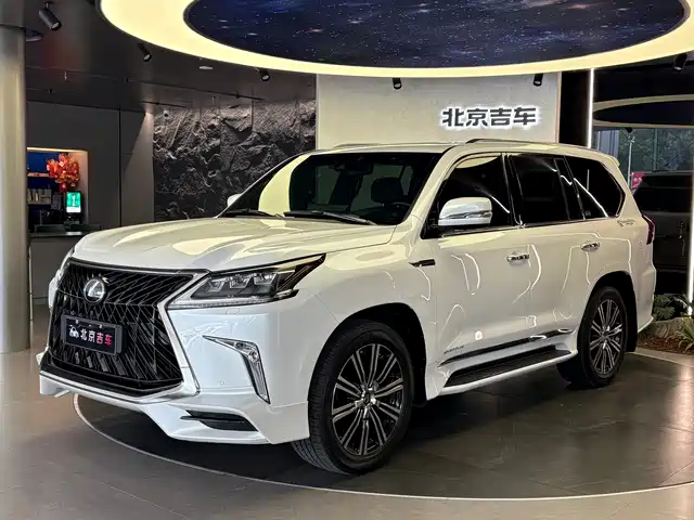 Lexus LX — фото 1