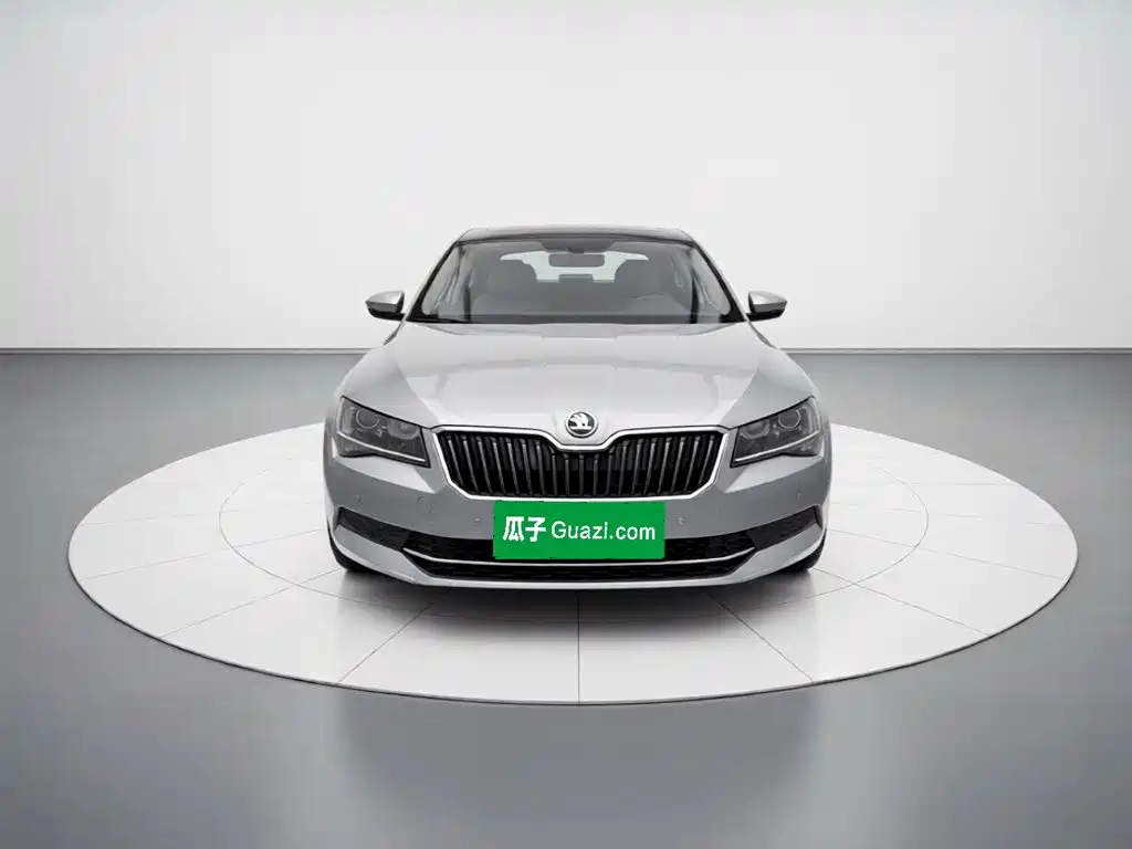Skoda Superb — миниатюра 2