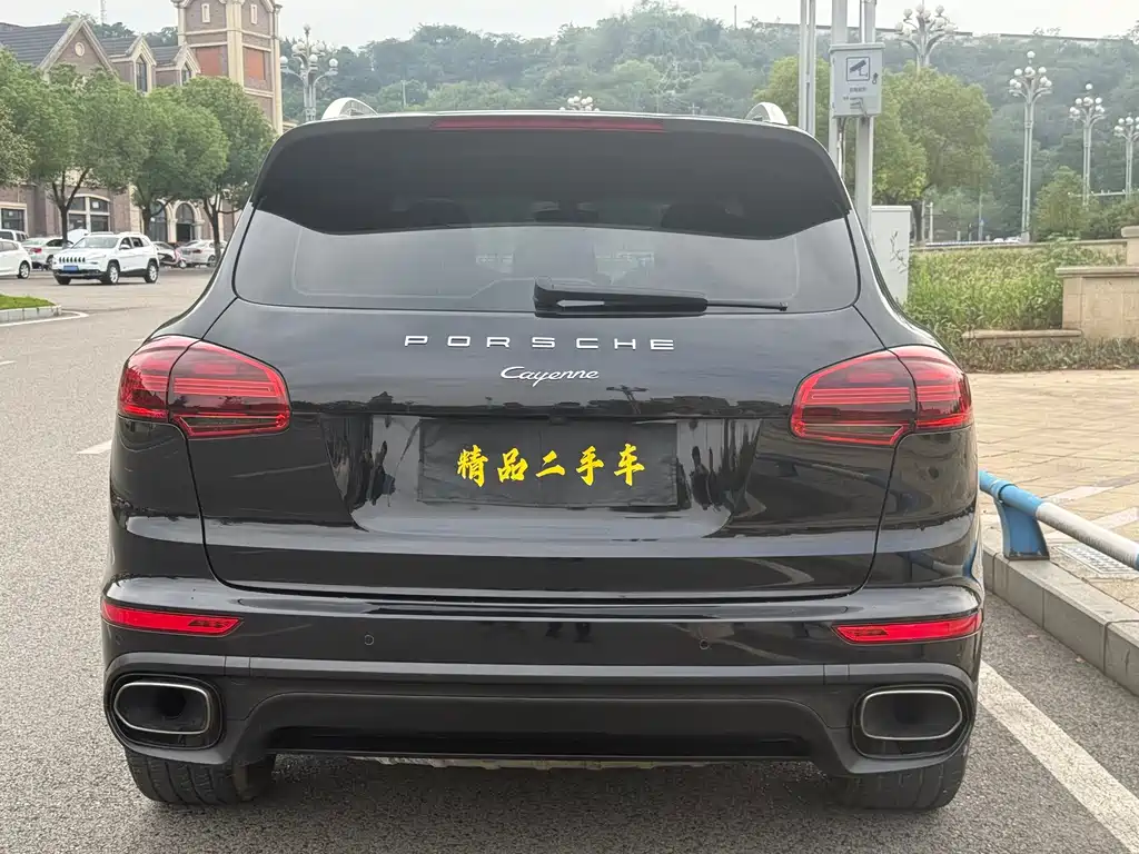 Porsche Cayenne — миниатюра 3