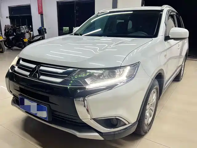 MITSUBISHI OUTLANDER 2018