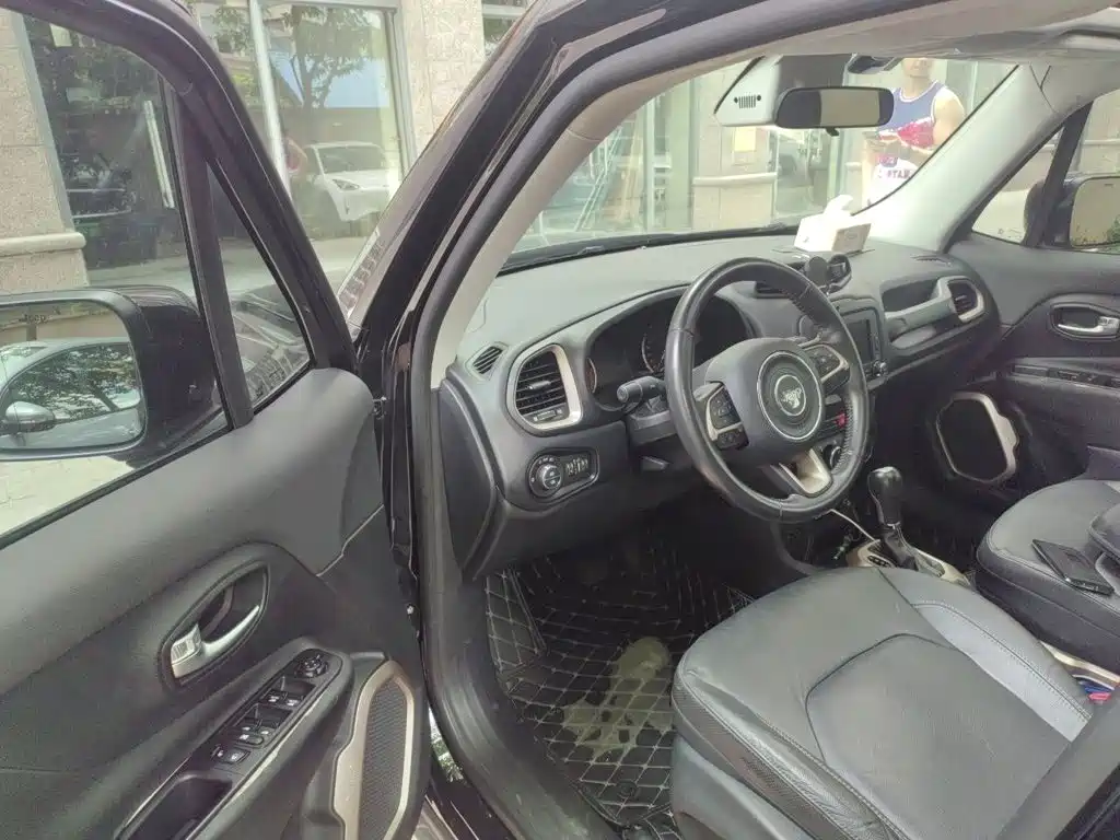 Jeep Renegade — миниатюра 12