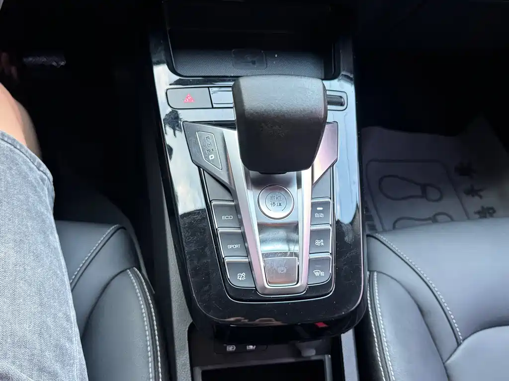 BYD Yuan EV — миниатюра 14