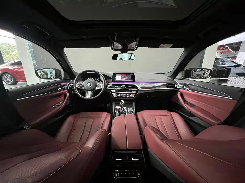 BMW 5 Series — миниатюра 12