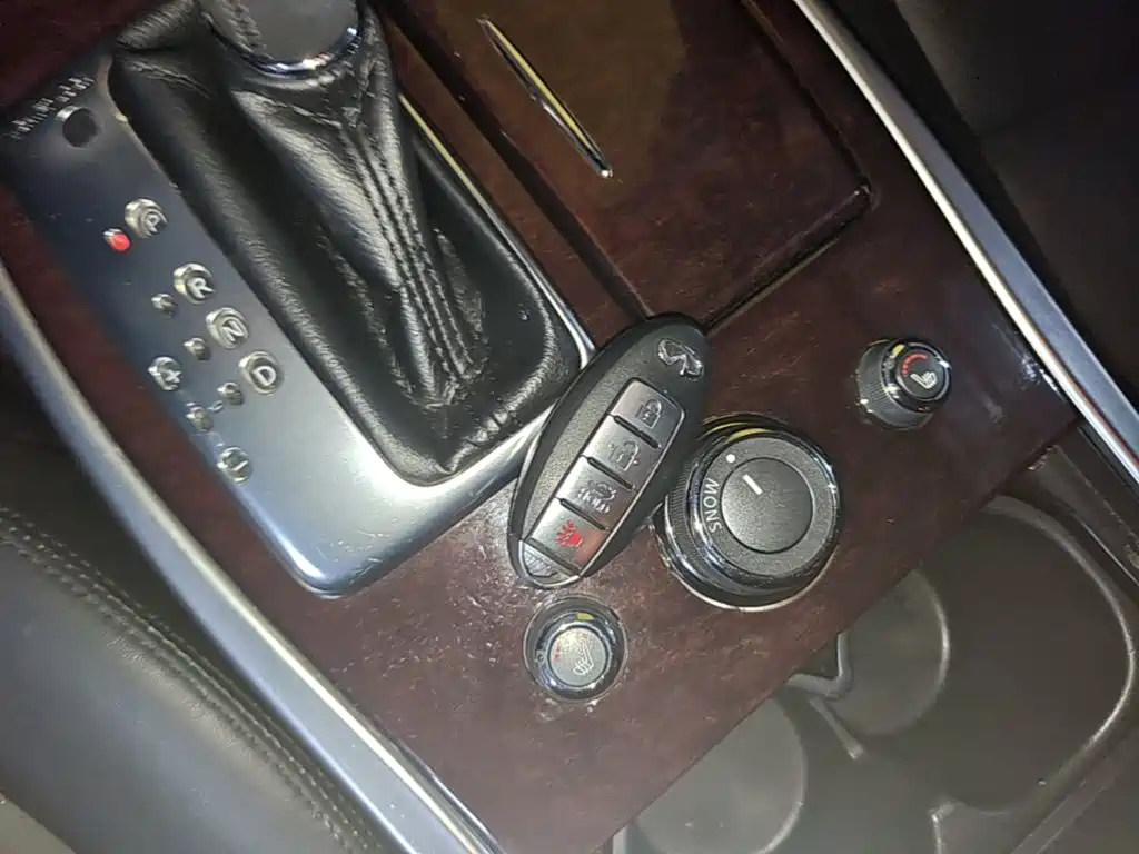 Infiniti Q70 — миниатюра 9