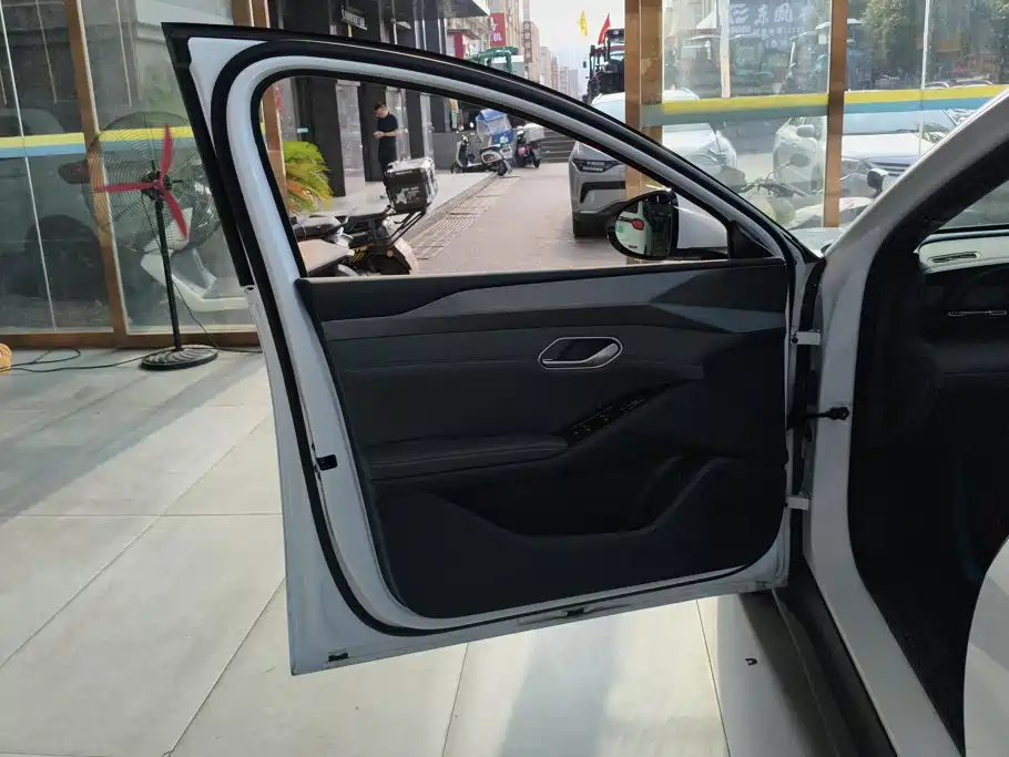 BYD Qin L — миниатюра 7