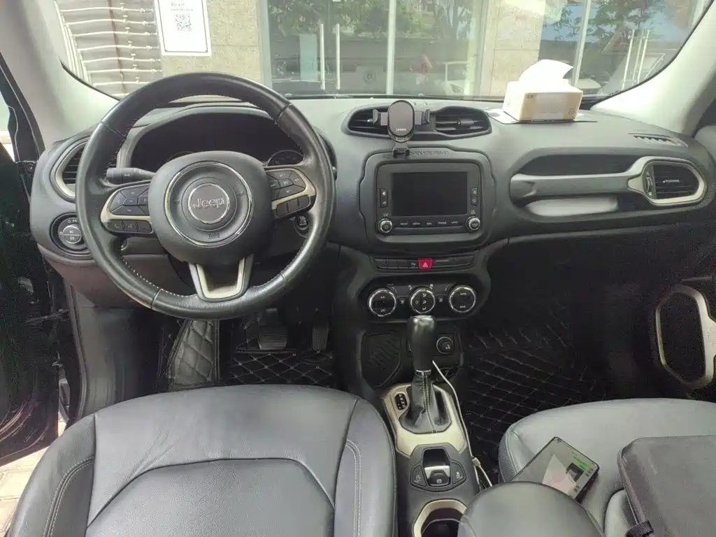 Jeep Renegade — миниатюра 5