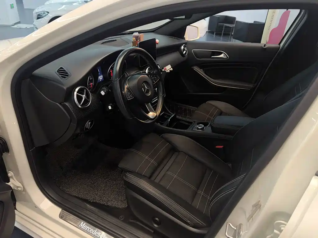 Mercedes-Benz A-Class (Import) — миниатюра 7