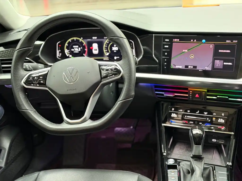 Volkswagen Passat 2023 330TSI Luxury