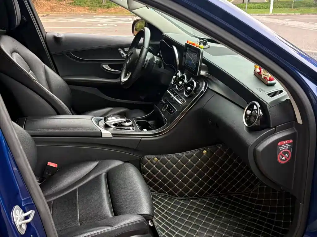 Mercedes-Benz C-Class — миниатюра 9