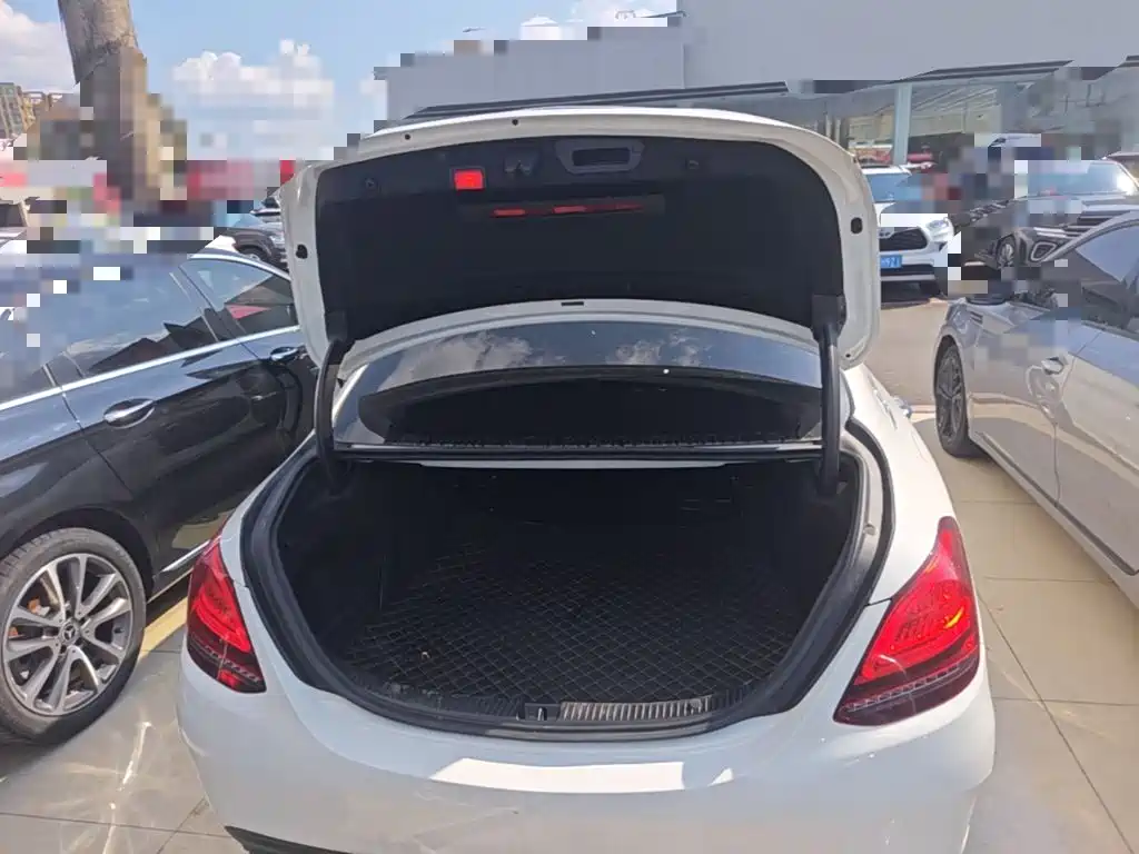 Mercedes-Benz C-Class — миниатюра 19