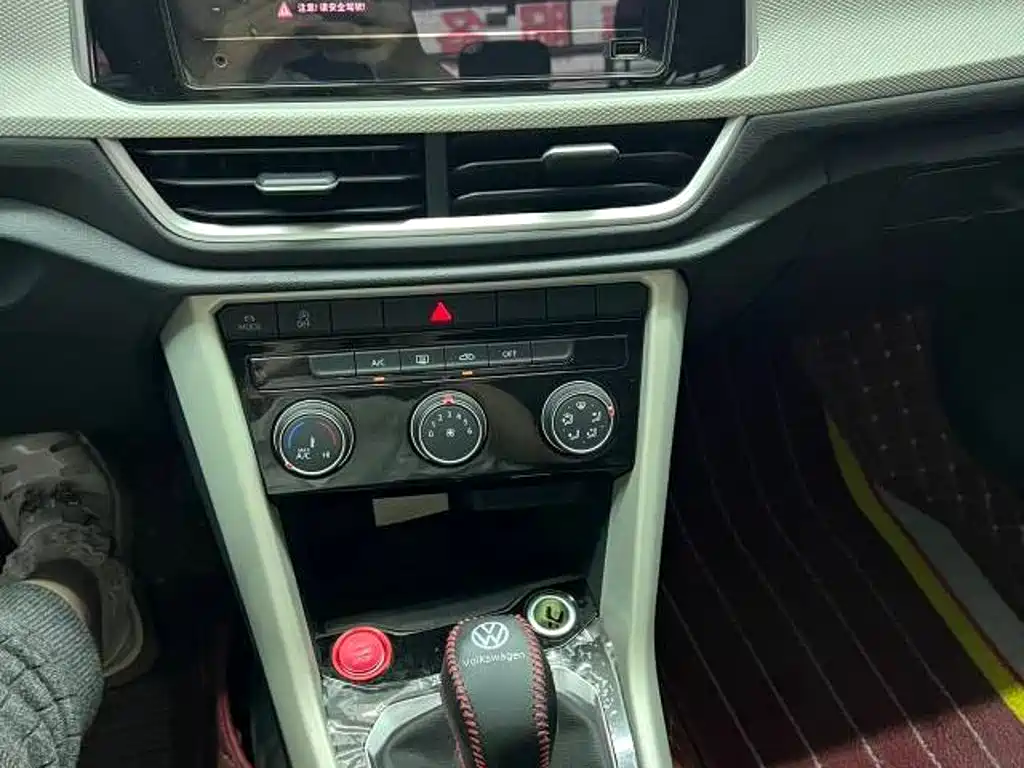 Volkswagen T-Roc — миниатюра 13