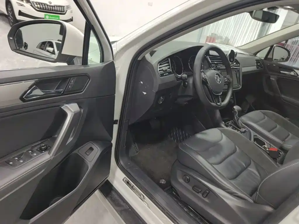 Volkswagen Tiguan L — миниатюра 16