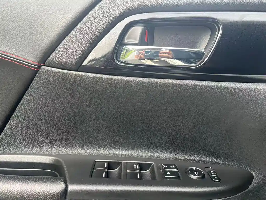Honda Accord — миниатюра 12