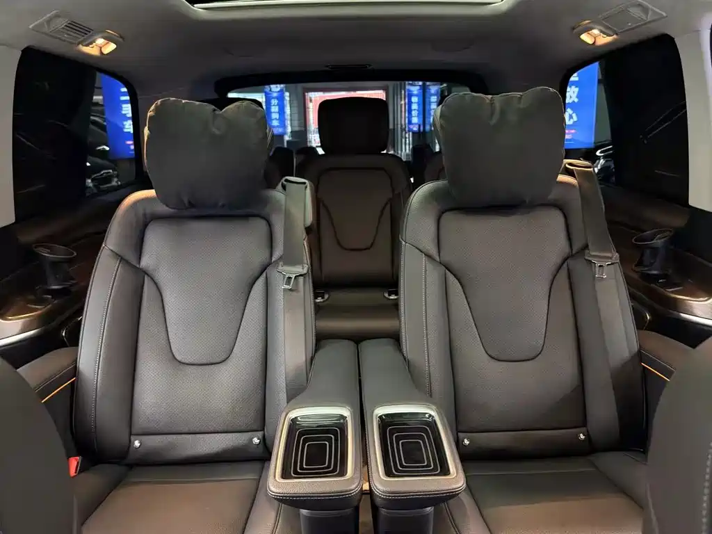 Mercedes-Benz V-Class — миниатюра 16
