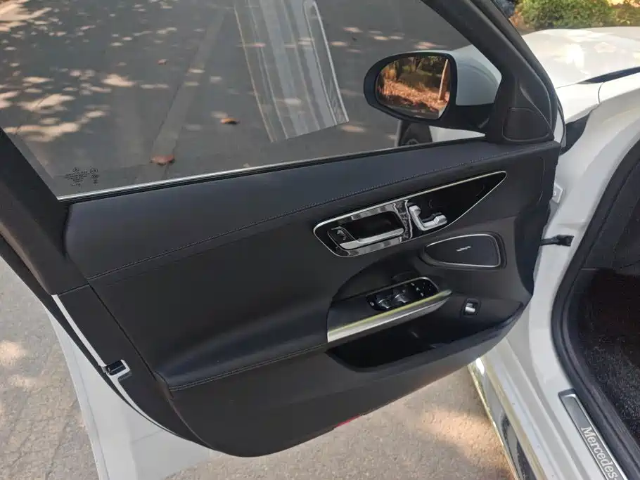 Mercedes-Benz C-Class — миниатюра 7