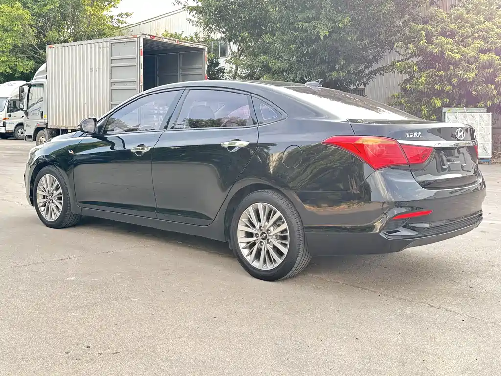 Hyundai Mistra — миниатюра 5