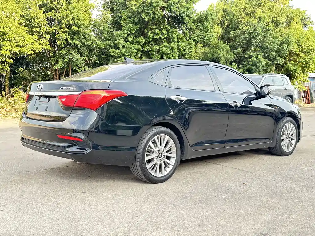 Hyundai Mistra — миниатюра 6