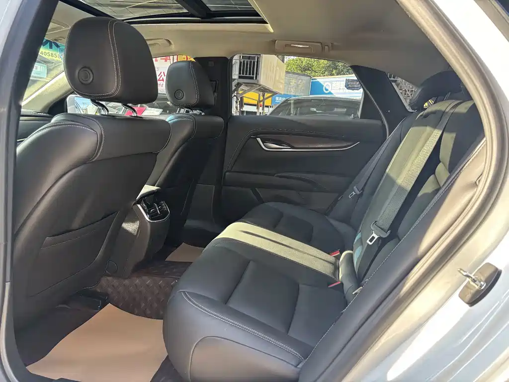Cadillac XTS — миниатюра 5