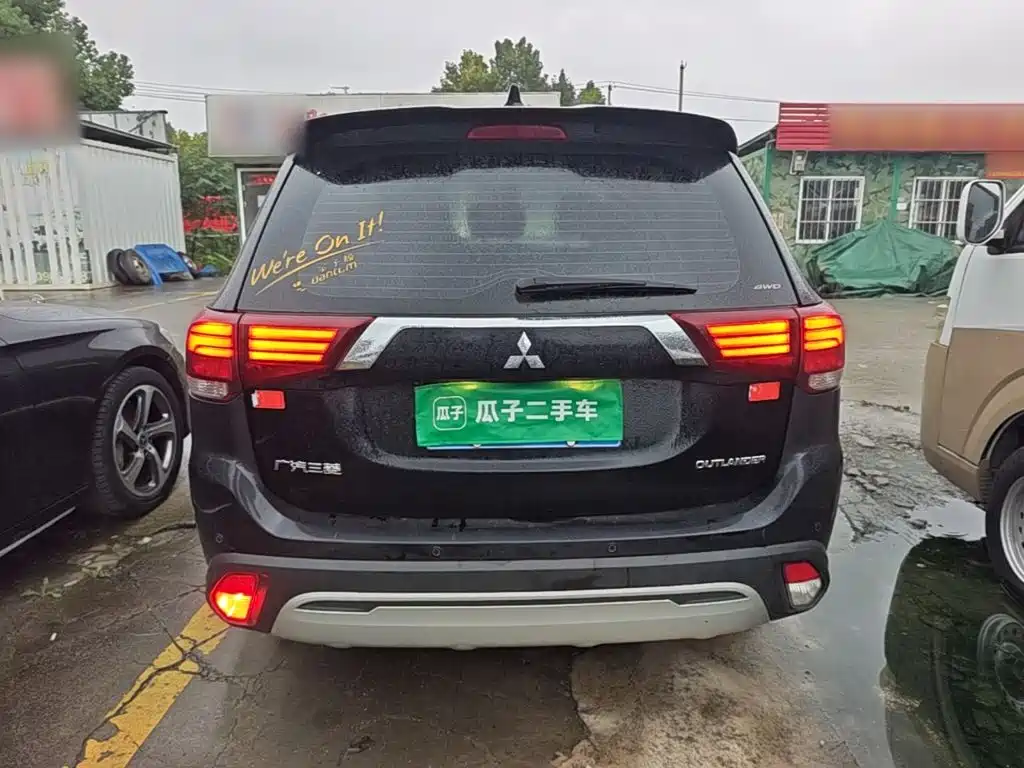 Mitsubishi Outlander — миниатюра 6