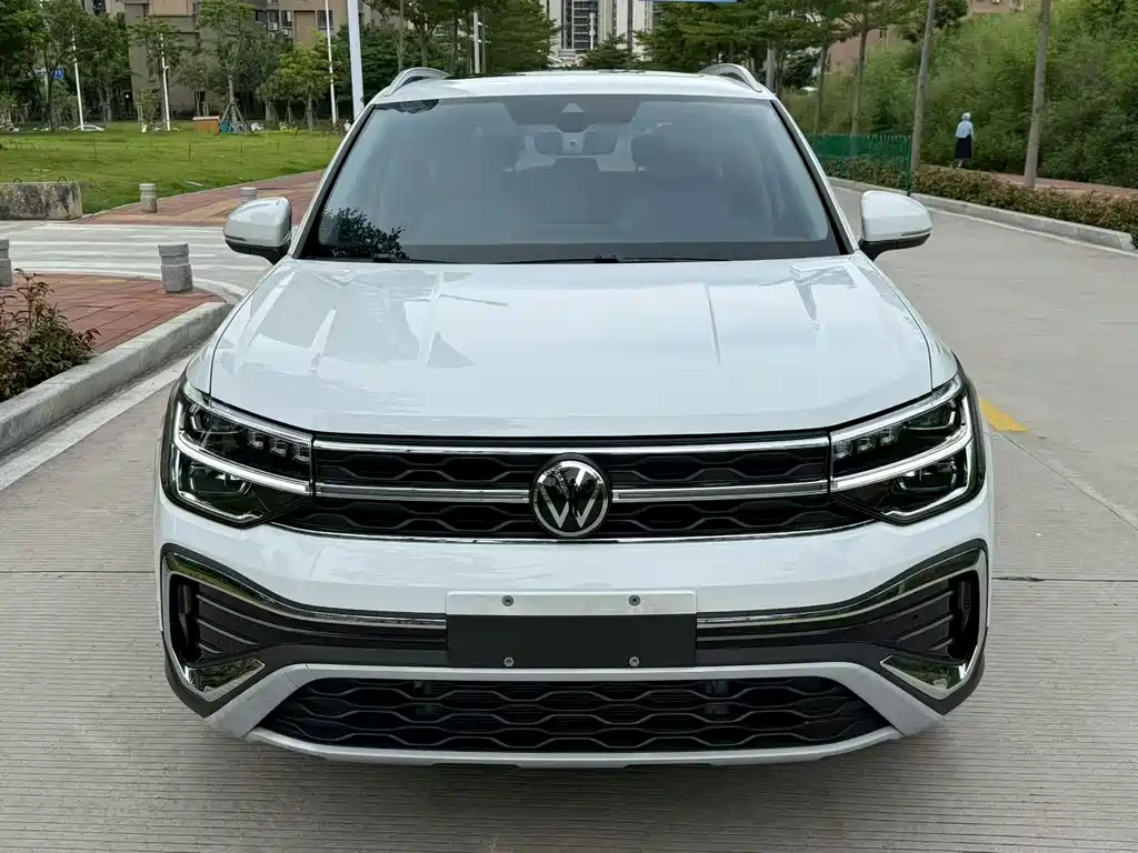 Volkswagen Tharu — миниатюра 2