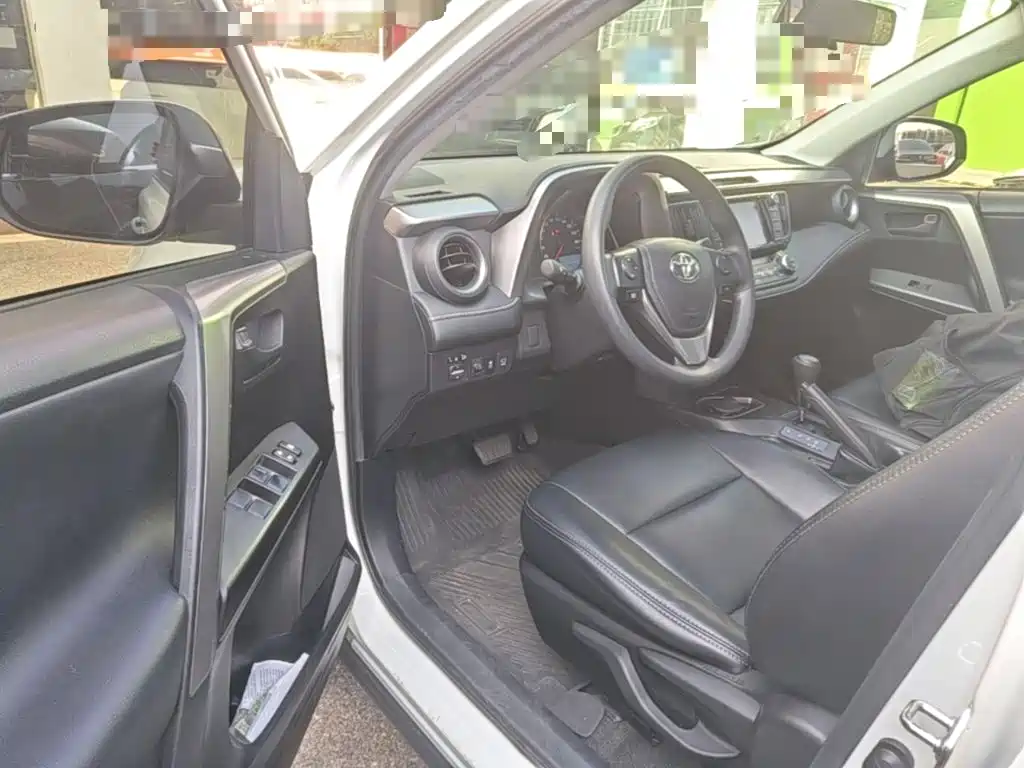 Toyota RAV4 — миниатюра 21