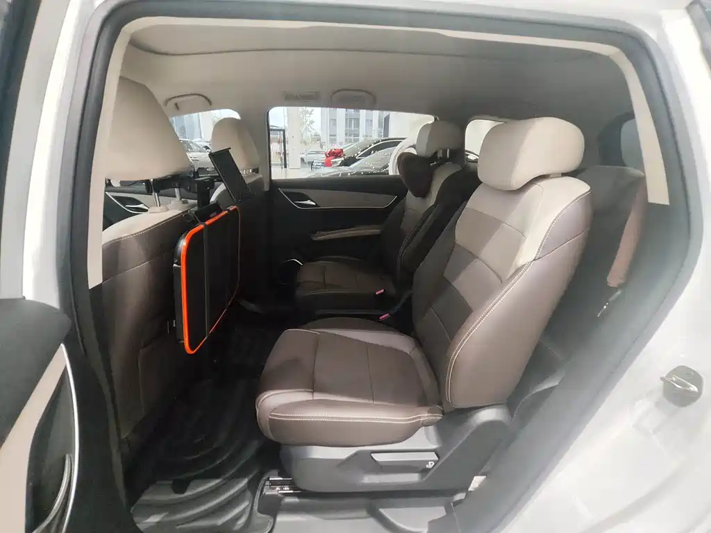 BYD MAX New Energy — миниатюра 13