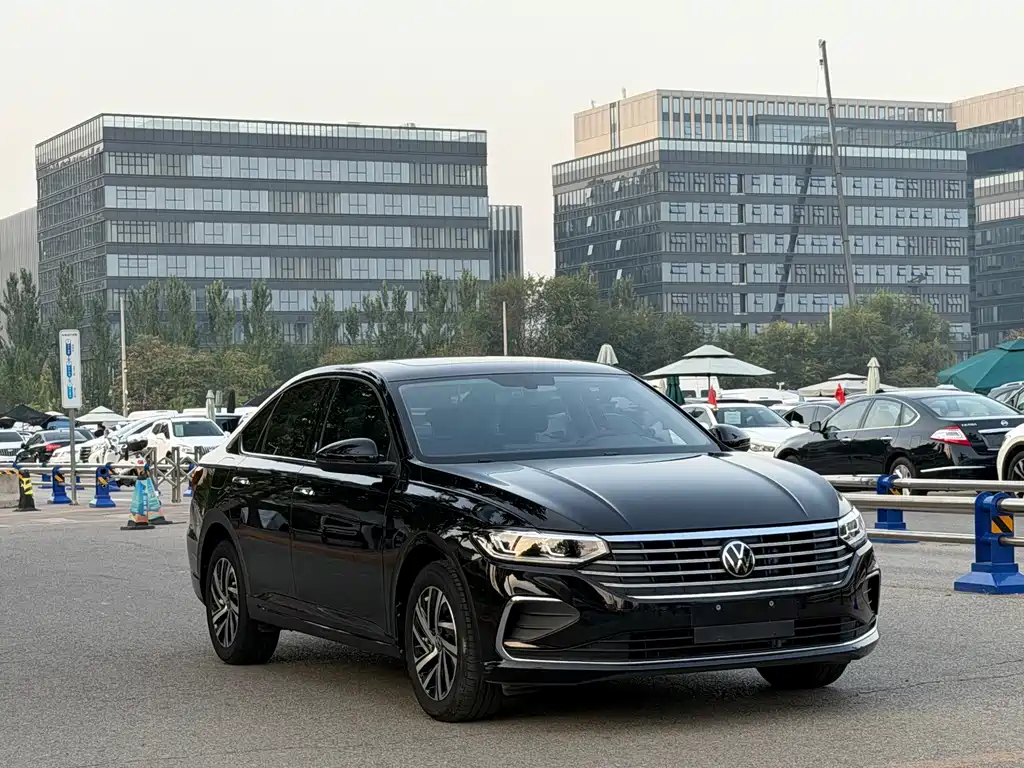 Volkswagen Lavida — миниатюра 3