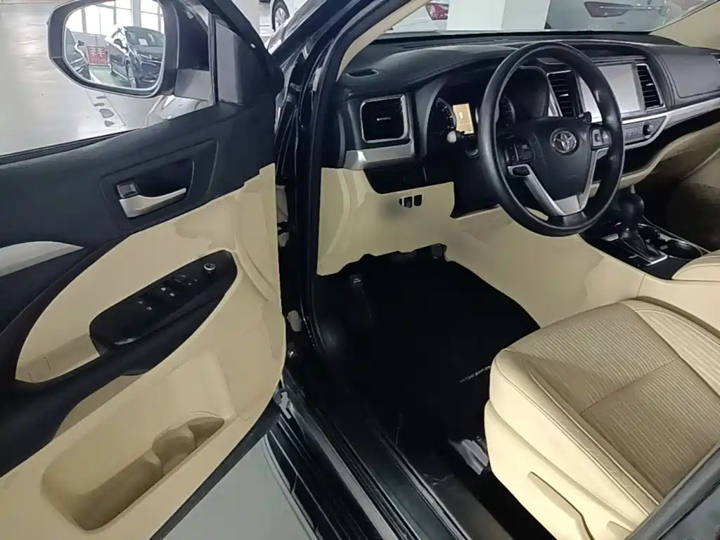Toyota Highlander — миниатюра 16