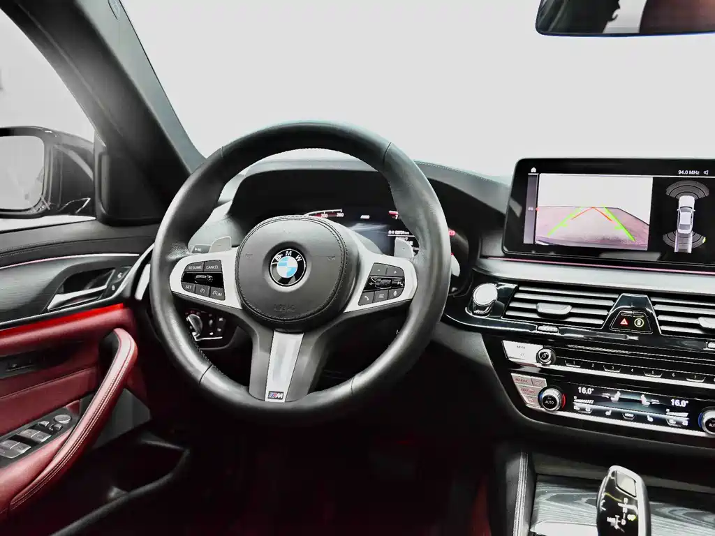 BMW 5 Series — миниатюра 18