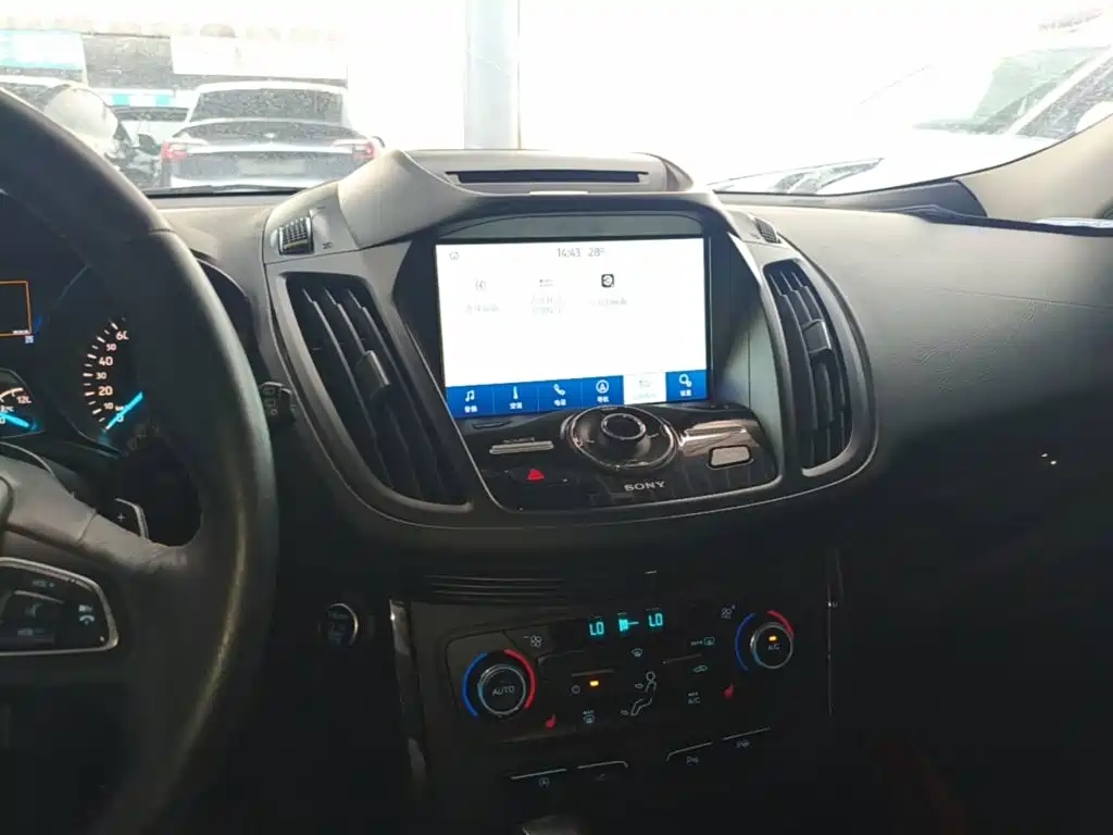 Ford Kuga — миниатюра 13