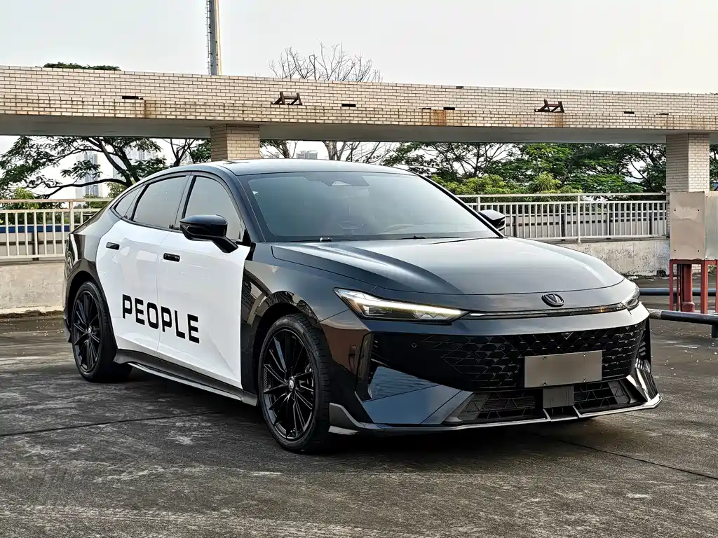 Changan UNI-V — миниатюра 3