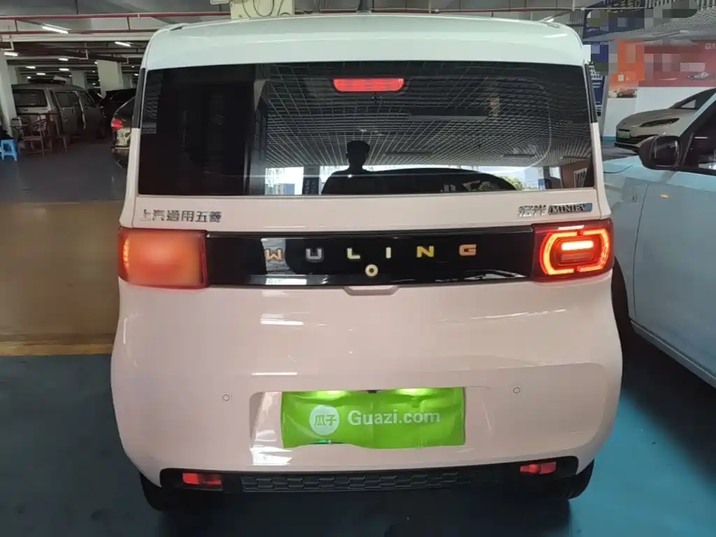 Wuling MINIEV — миниатюра 6