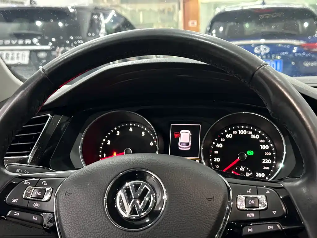 Volkswagen Tiguan L — миниатюра 25