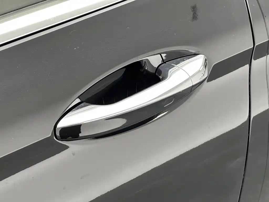 Mercedes-Benz E-Class — миниатюра 30