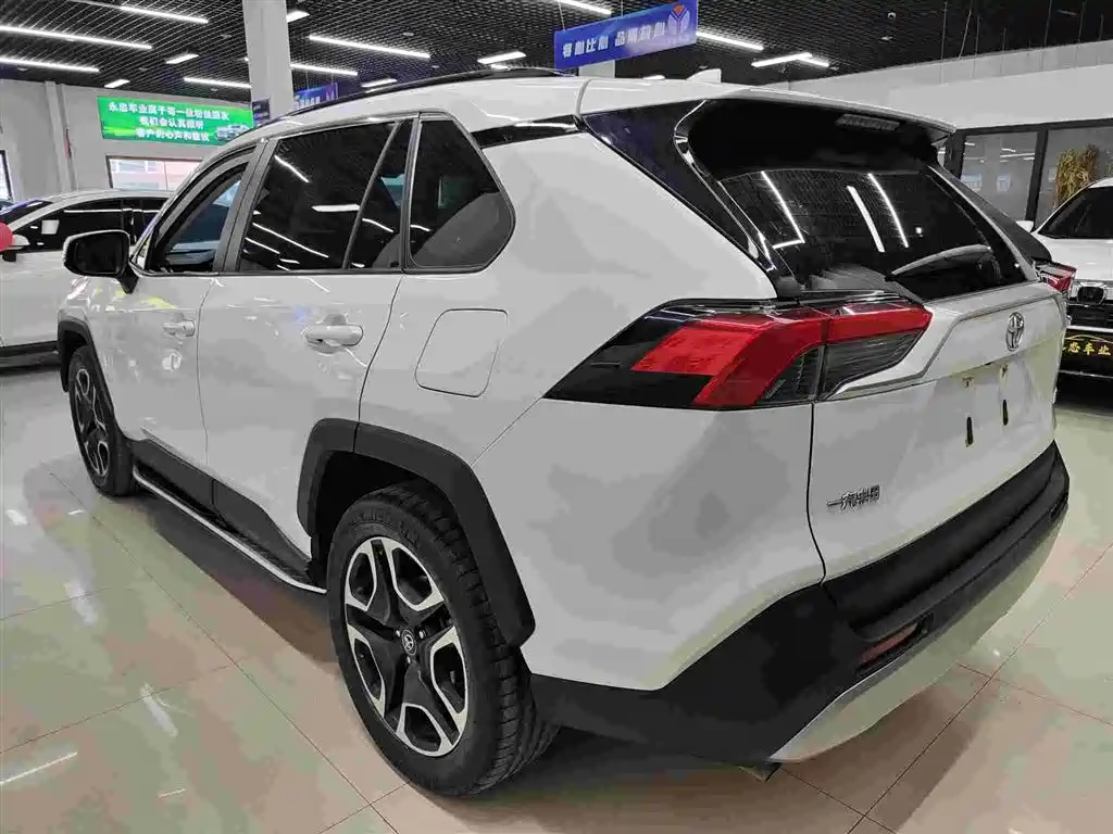 TOYOTA RAV4 RONGFANG
