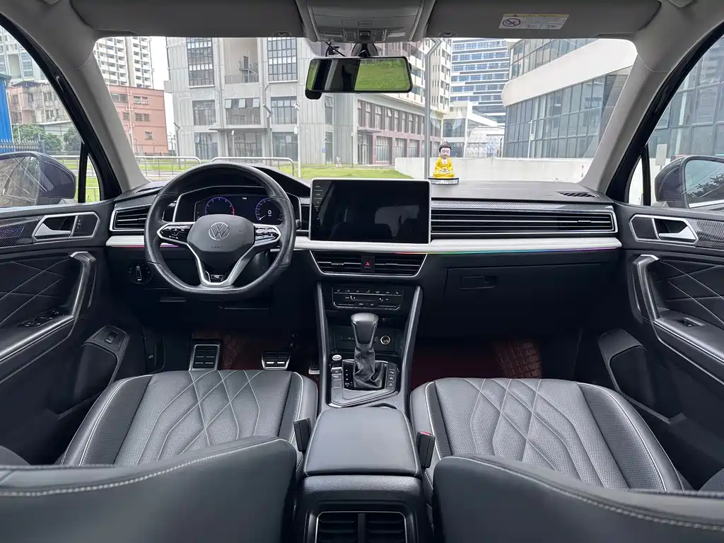Volkswagen Tiguan L — миниатюра 8